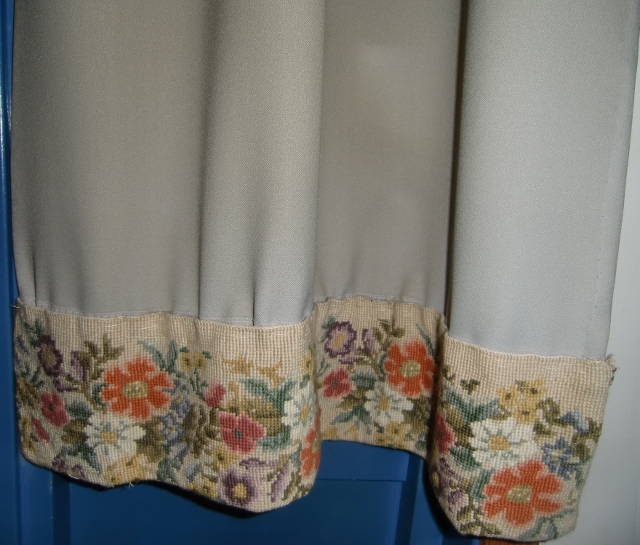 M888M Curtain with hand layer petit point edge